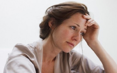 Vì sao tôi đã 50 tuổi nhưng vẫn bị mụn?