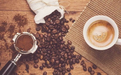 Tại sao uống cà phê lại bị đau bụng, đi ngoài?