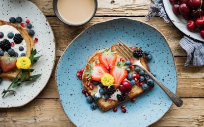 Ăn gì, tránh ăn gì để loại bỏ mụn đầu đen?