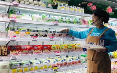 Sữa chua Vinamilk có mặt tại siêu thị thông minh Hema 