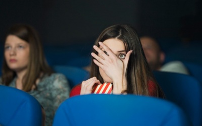 Phim kinh dị có tác động gì đến não, tại sao nhiều người thích xem?