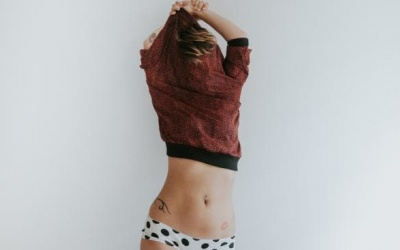 “Cô bé” bốc mùi hóa chất, tanh như cá hoặc hôi thối là vì sao?