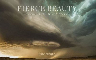 Sự dữ dội của thiên nhiên qua ảnh của nhiếp ảnh gia dành 40 năm 'săn' bão