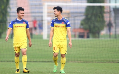 Vòng loại 2 World Cup 2022: Vì sao là Công Phượng, không phải Văn Quyết?