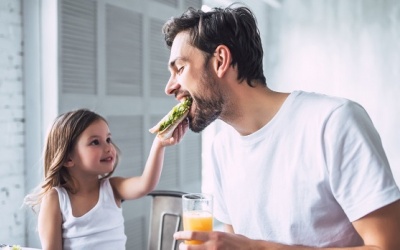 Tử vi thứ Năm (21/11/2019): Kim Ngưu nên dành thời gian ở bên người thân