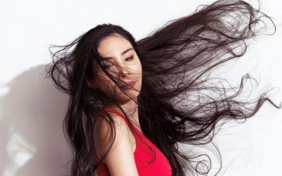 Tóc rụng nhiều và da đầu khô cảnh báo gì về sức khỏe của chị em?