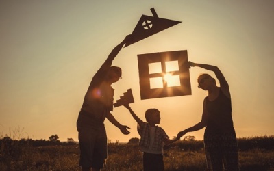 Tử vi thứ Sáu (29/11/2019): Với Ma Kết, gia đình là động lực lớn để làm việc