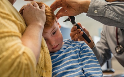 Cha mẹ cần biết gì về bệnh viêm tai giữa ở trẻ? 