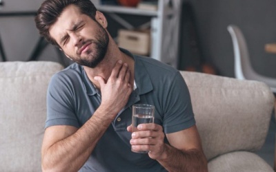 Video: Tại sao bạn nên súc miệng nước muối mỗi ngày?