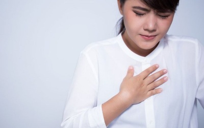 Đau ngực, tim đập nhanh 133 lần/phút có phải nhồi máu cơ tim?