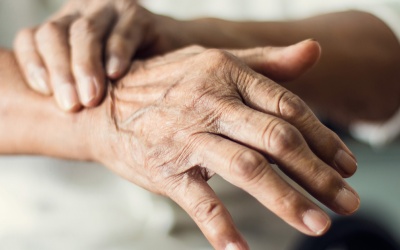 Sau tai biến mạch máu não, có nên sử dụng TPCN Vương Lão Kiện không?