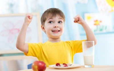 Cho trẻ ăn gì để tăng cường miễn dịch giữa mùa dịch nCoV?