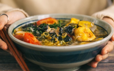 Ngon mắt, ngon miệng với ốc chuối đậu, chả ốc, bún riêu ốc