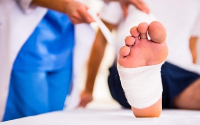 Đái tháo đường: Chăm sóc vết thương thế nào để mau lành, ngăn biến chứng?