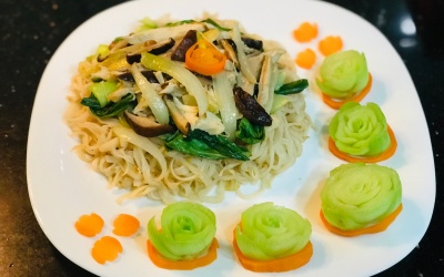 Tối nay ăn gì: Phở xào bò, gà bạn đã thử chưa?