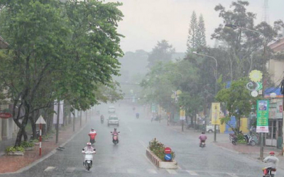 Dự báo thời tiết đêm 25/3 và ngày 26/3: Bắc Bộ có mưa rào và dông. Nam Bộ ngày có nắng nóng