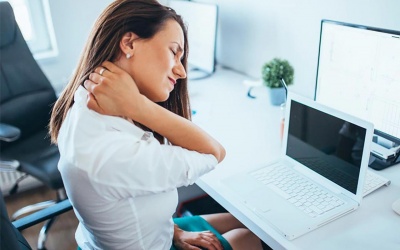 Giải pháp đơn giản giúp giảm đau vai gáy, cứng cổ hiệu quả, an toàn