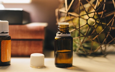 12 loại tinh dầu giúp giảm trầm cảm, cải thiện tâm trạng