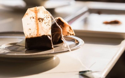 Dùng caffeine để chăm sóc da: Từ giảm quầng thâm mắt tới ngăn lão hóa