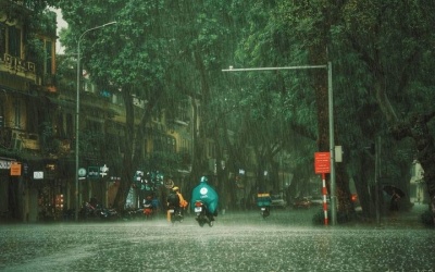 Dự báo thời tiết đêm 12/5 và ngày 13/5: Phía Bắc có mưa rào và dông, phía Nam nắng nóng diện rộng