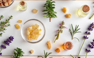 Cách dùng nhũ hương giúp giảm đau khớp, giảm trầm cảm