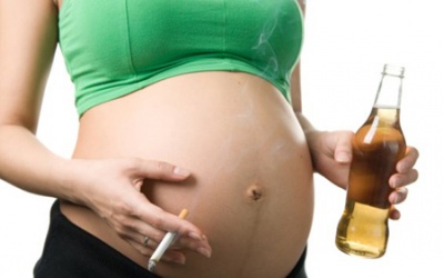 Thực phẩm bà bầu tuyệt đối không nên ăn, uống dù chỉ 1 lần