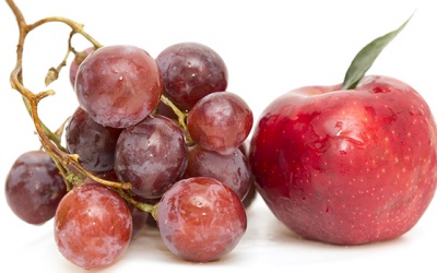 Ngăn chặn ung thư tuyến tiền liệt di căn nhờ ăn táo và nho?