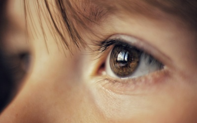 Phát hiện ra mối liên hệ giữa huyết áp và sức khỏe mắt ở trẻ nhỏ