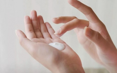 Người bị vảy nến móng tay nên làm gì để cải thiện bệnh?