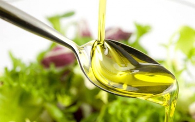 Dùng dầu ăn để trộn salad: Loại nào phù hợp nhất?