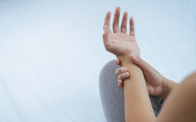 Các dấu hiệu, triệu chứng cảnh báo bệnh Parkinson khởi phát sớm