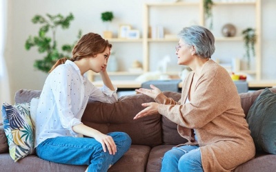 Tử vi thứ Hai (17/8/2020): Bảo Bình nên tránh tranh cãi với một người thân