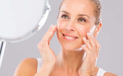 Cách xóa nếp nhăn, chống lão hóa da bằng vitamin E tại nhà