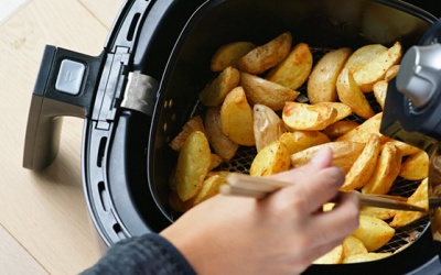 Những sai lầm có thể gây hại khi nấu ăn với nồi chiên không dầu