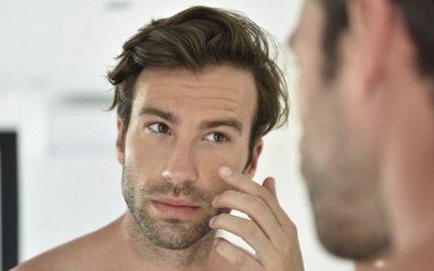 Nam giới muốn hết mụn trứng cá cần nhớ ngay 6 nguyên tắc này