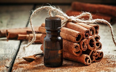 Tinh dầu quế giúp chăm sóc da hiệu quả, bớt căng thẳng?