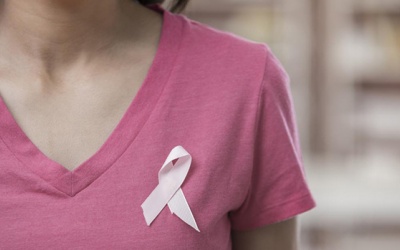 Ngực nổi mẩn đỏ có phải dấu hiệu ung thư vú?