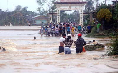 Dự báo thời tiết: Trung Bộ đối mặt 2 đợt mưa dồn dập 