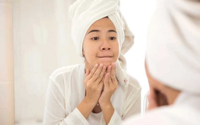Những lưu ý giúp 'đánh bay' mụn trứng cá tuổi dậy thì