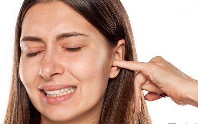 Thường xuyên bị ngứa tai phải làm sao?