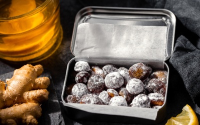 Cách làm kẹo ngậm trị ho từ gừng và tía tô đất