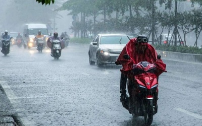 Dự báo thời tiết: Bão số 10 tăng cấp tiến sát miền Trung