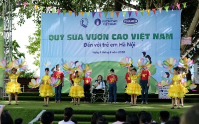 Quỹ Sữa Vươn cao Việt Nam tặng 120 nghìn ly sữa cho trẻ em Hà Nội