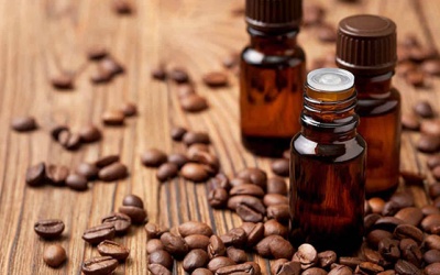 Tinh dầu cà phê và lợi ích từ chăm sóc sức khỏe đến làm đẹp
