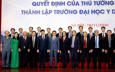 Phó Thủ tướng Chính phủ Vũ Đức Đam giao nhiệm vụ cho Trường ĐH Y Dược