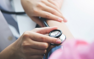 Huyết áp tăng cao: Làm sao để hạ và kiểm soát huyết áp?