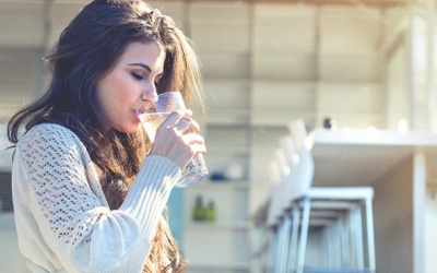 Bà bầu nên uống nước ấm mỗi ngày vì những lý do này 