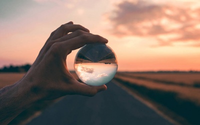 Tử vi thứ Tư (25/11/2020): Cự Giải nên tỏ ra tế nhị, cẩn thận hơn