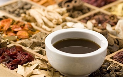 Thiên ma câu đằng ẩm - bài thuốc cổ truyền giúp giảm run tay chân