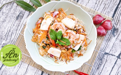 Gợi ý thực đơn tuần mới: Làm bún trộn hải sản cho cả nhà